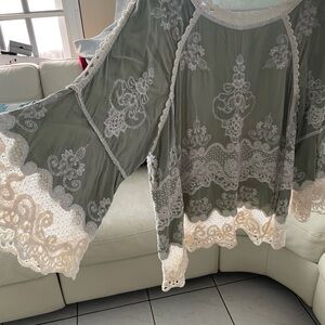 Democracy Green Lace-Trimmed blouse